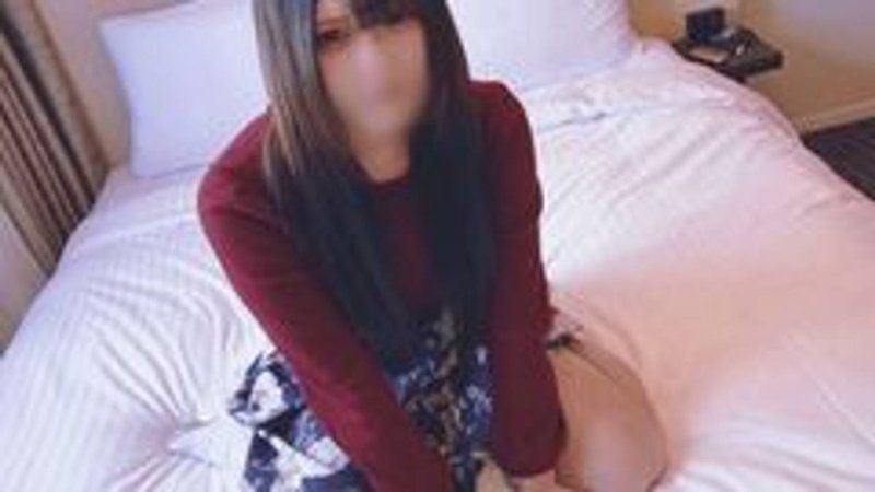 【顔出し】コンカフェ嬢かなちゃん、生活苦で緊急支援。８日間禁欲中だった怒りのキモオジペニスで生ハメ大量発射。