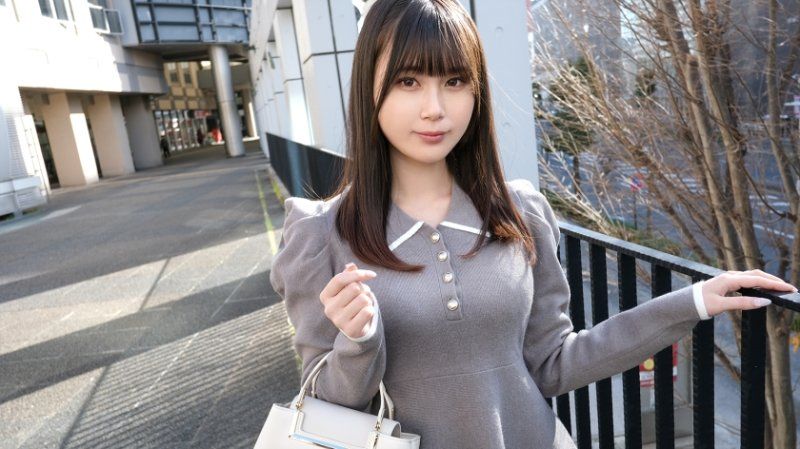 激美女地下アイドルの久々セックス！！華奢な身体をビクビク跳ねらせ、アイドルらしからぬ喘ぎ声を上げる淫乱模様！！愛液をドバドバ垂らし、ライブ中では絶対に見せないおマンコ大開脚で興奮度マックスの淫乱アイドルに、手マンとクンニの二刀流で応戦！！手マンされながらアイドルの自己紹介をさせられ、アイドルの自分と淫乱な自分をグチャグチャにかき回されて豪快に潮吹き大噴射！！久々のセックスで初めての巨根を食レポフェラ！！そのまま巨根丸飲み正常位で豪快にイキ散らかす淫乱アイドル！！ベッドの上で乱れる様はもはやアイドルではない